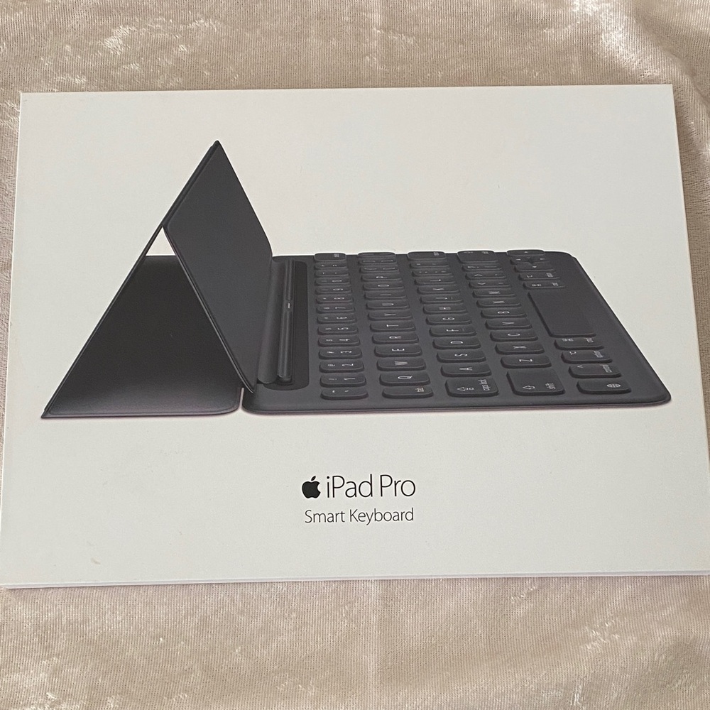 Apple iPad Pro Smart Keyboard - Gray
